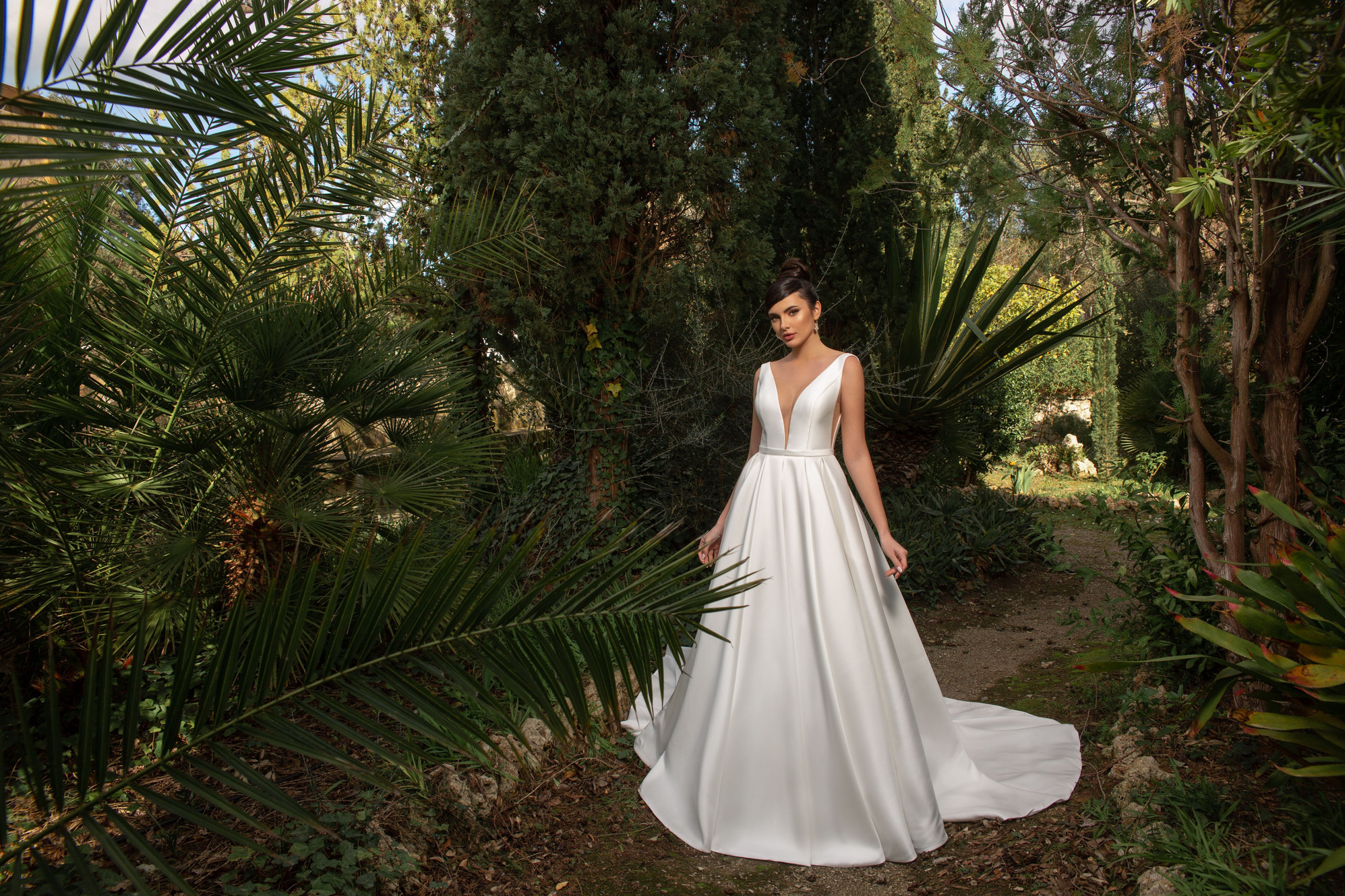 Contessa Dubai, Evening and Wedding dresses boutique