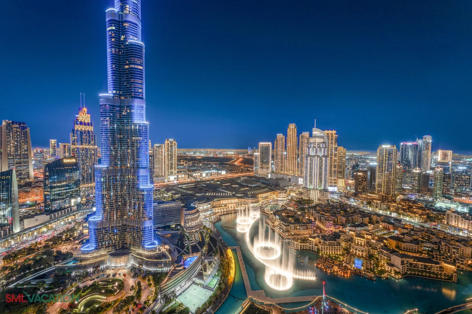 SML Vacation Homes - Sky High Apartments with Burj Khalifa and Dubai Fountain Views at Grande Signature, Downtown Dubai