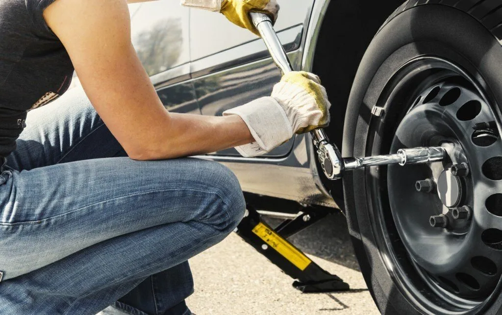 Tyre & Battery Repair and Replacement - 24 Hour Emergency Tyre & Battery Service