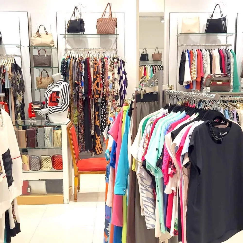 Lilys Outlet - Fashion Boutique