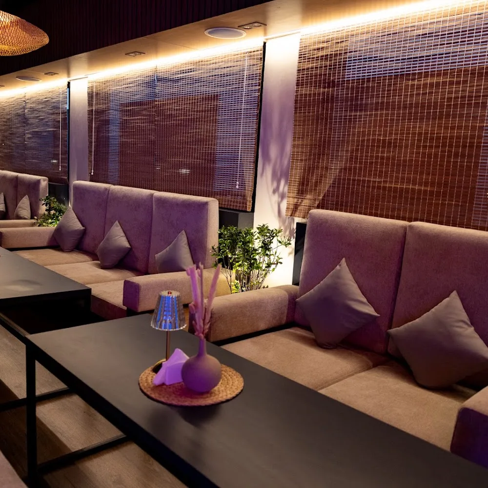 Almas Smoke And Dine Shisha Lounge