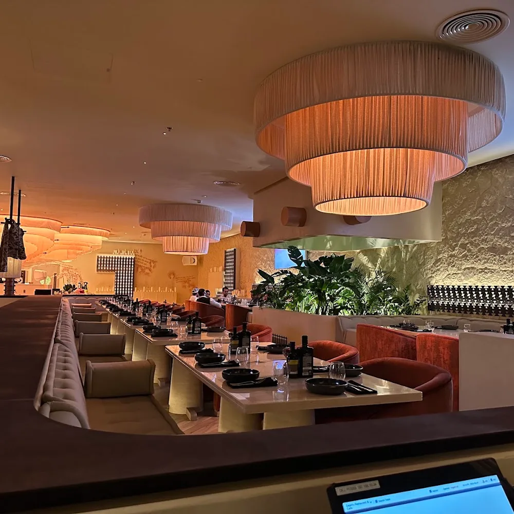DejaVu Restaurant & Cafe