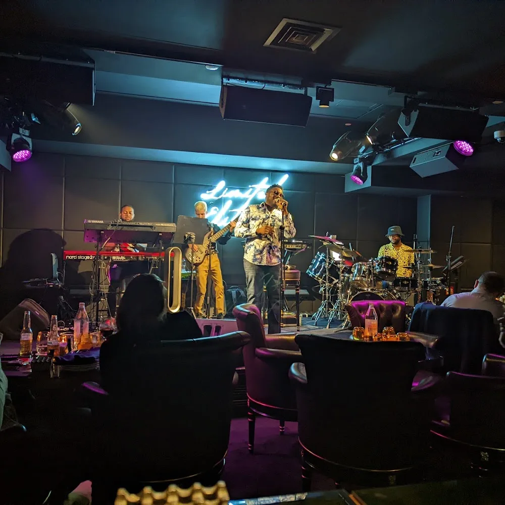 Q's Bar and Lounge