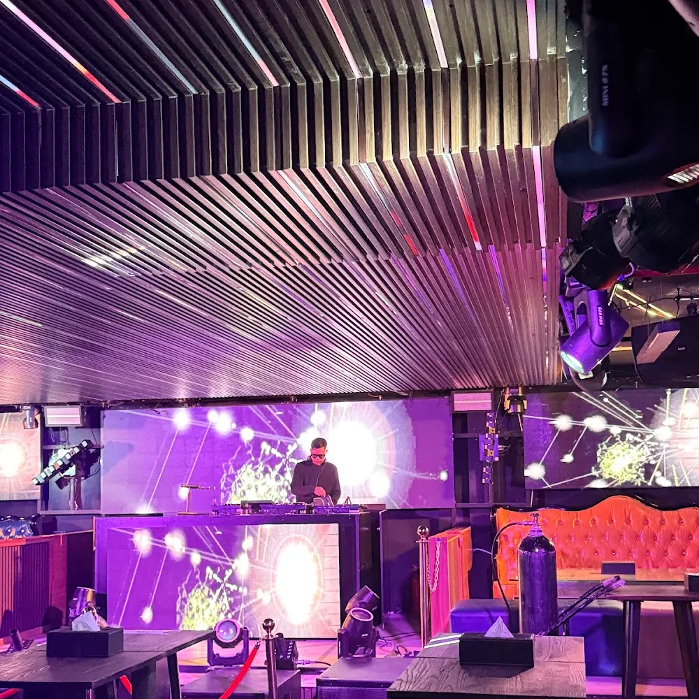 RT RESTOBAR