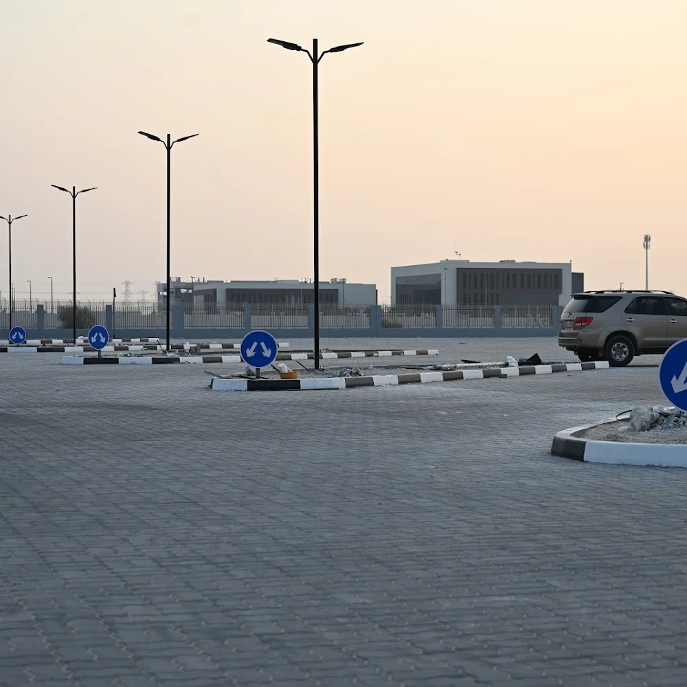 Al Nawras Premium Parking (النورس بريميوم باركينج) (Parking for Caravans/ Boats, Food Trucks/ and Jet Ski)