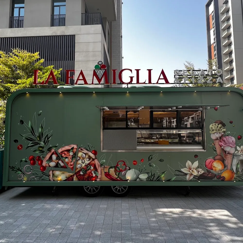 La famiglia pizza&gelato | Sobha hartland