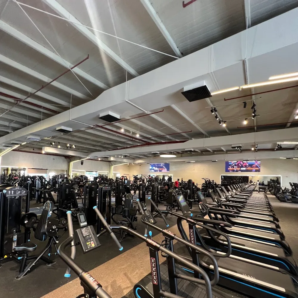 Hyphen Elevated Fitness Centre in Dubai