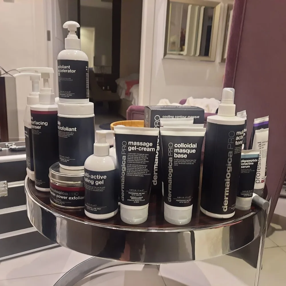 Nooora Beauty Concierge - Home Service Salon for Nails, Eyelash, Hair, Waxing & Facial near South Ridges, Downtown, Dubai