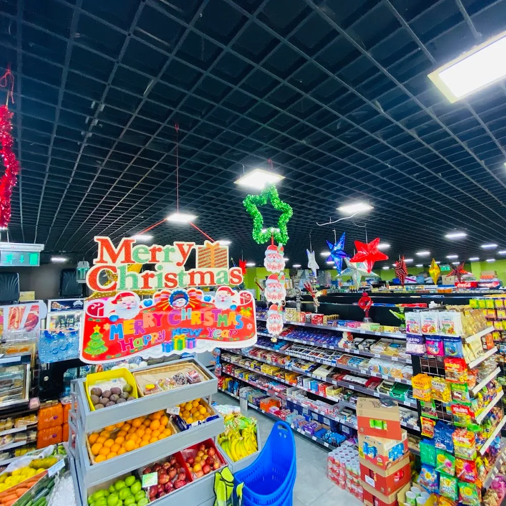 Beach waves supermarket