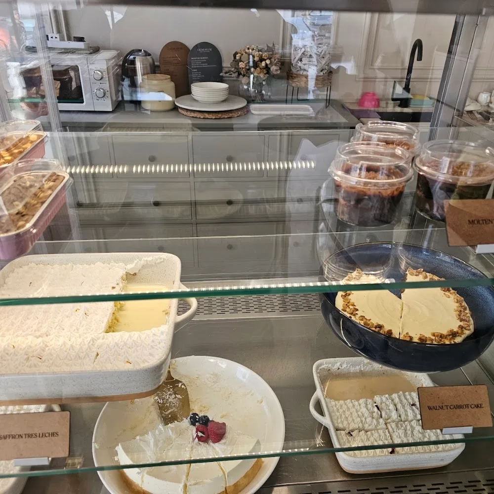 CREME HOUSE - CAFE PATISSERIE
