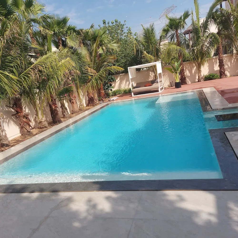 Swimming pool Mainte