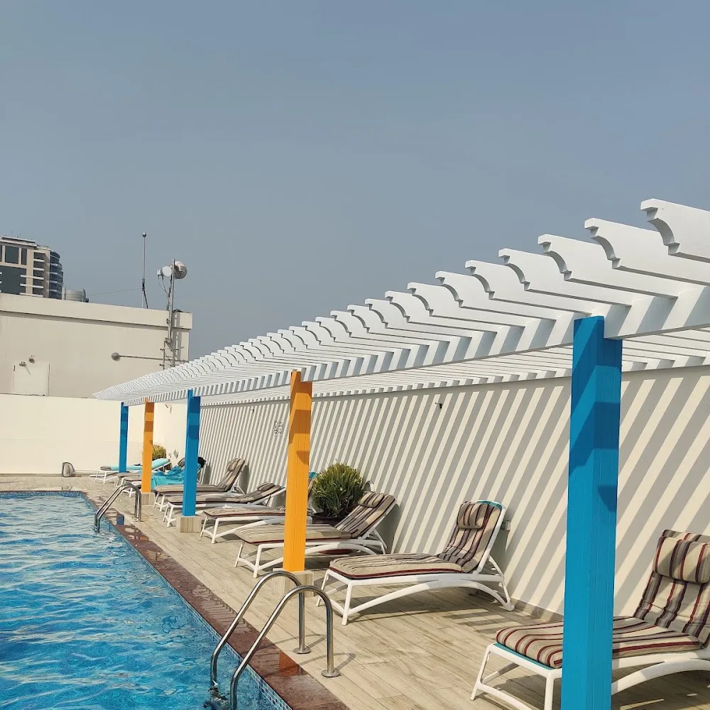 Aqua Pool Bar - Citymax Hotel Bur Dubai