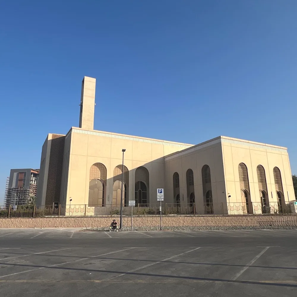 Fatima Mohammad bin Dalmook Mosque / Masjid