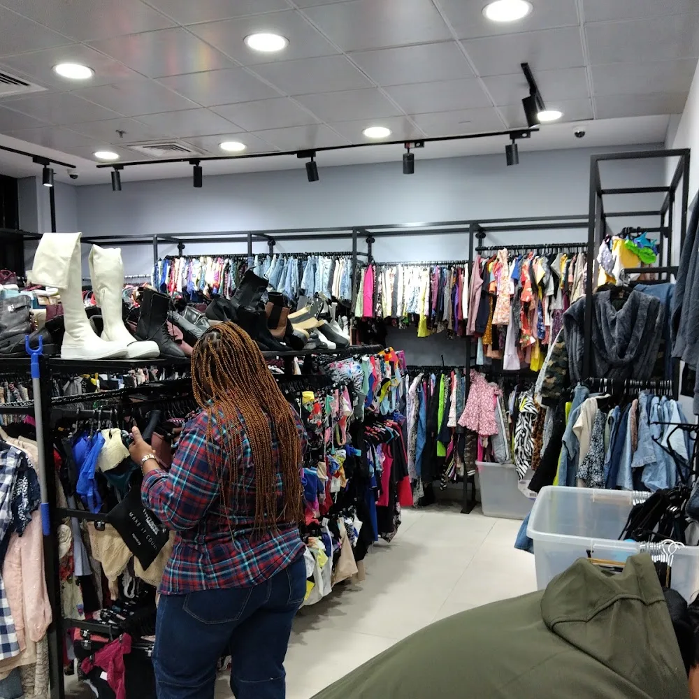 Thrift Bazaar AL Satwa Bus Station