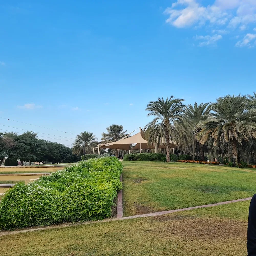 Al Tawar Pond Park, Dubai