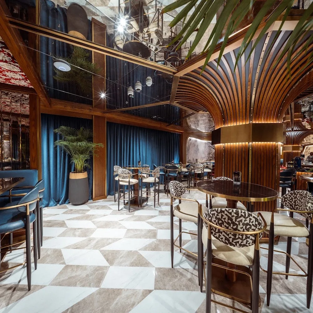 Uncut Restaurant
