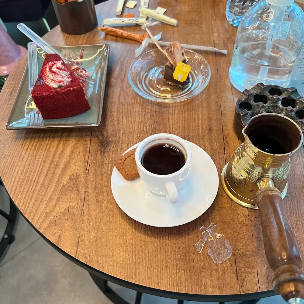 Momento Lounge Cafe مقهى لاونج مومينتو