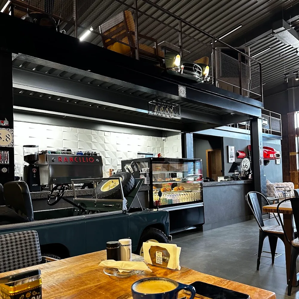 6.8 Cafe