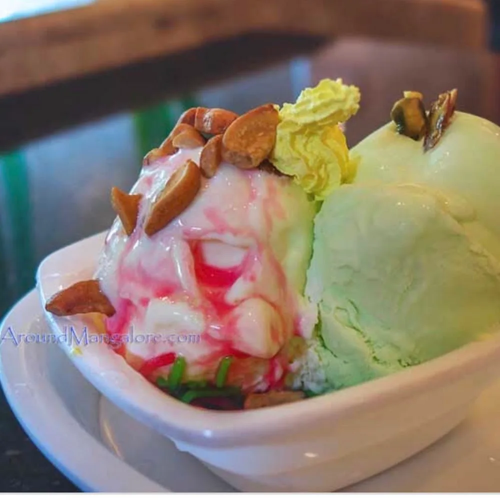 Ice Zone Cafe
