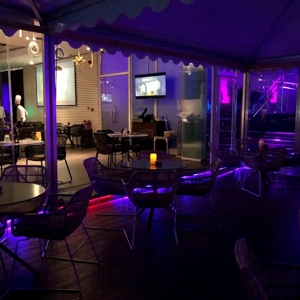 Estrellas Rooftop Lounge - Best Rooftop Lounge Dubai