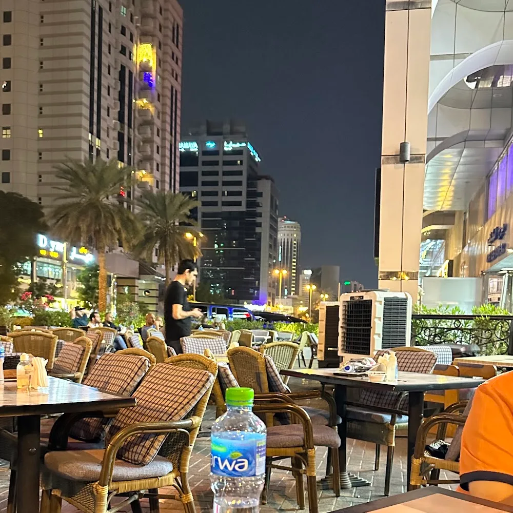 5th avenue corner Restaurant