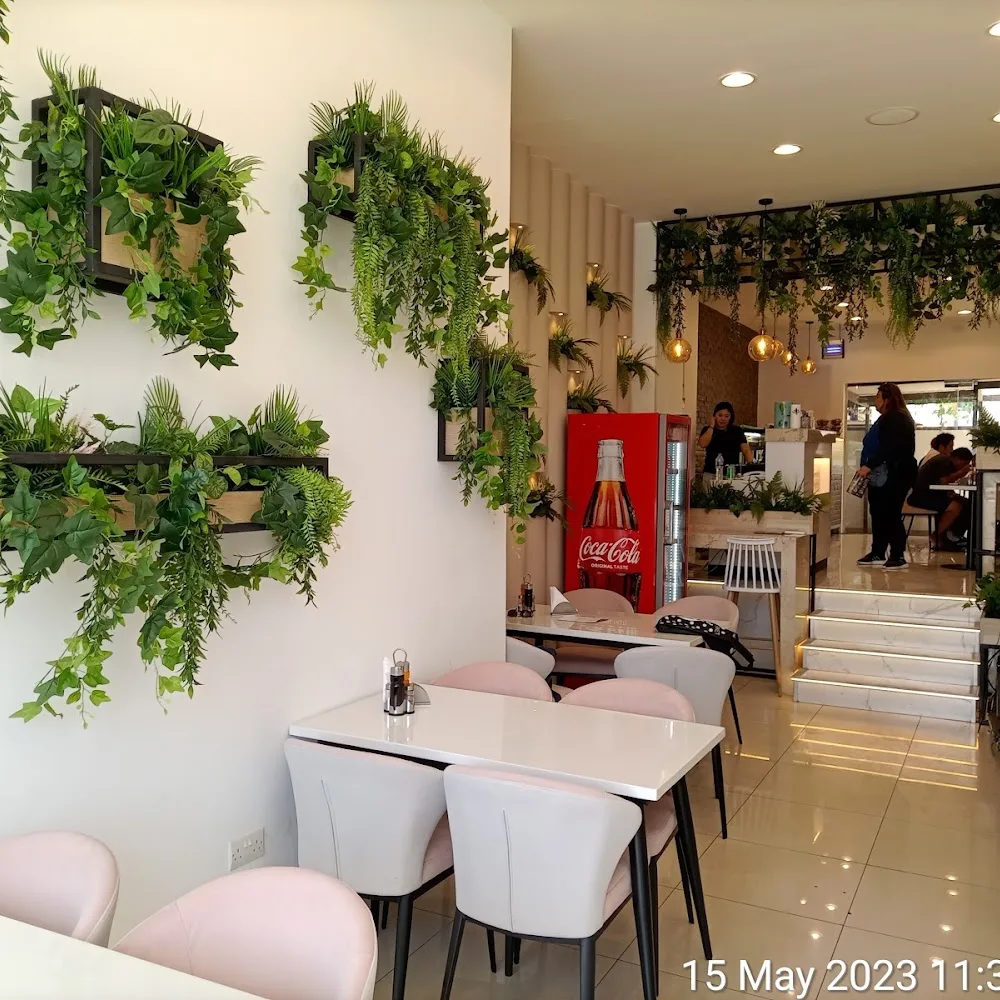 Al Rigga Restaurant Main