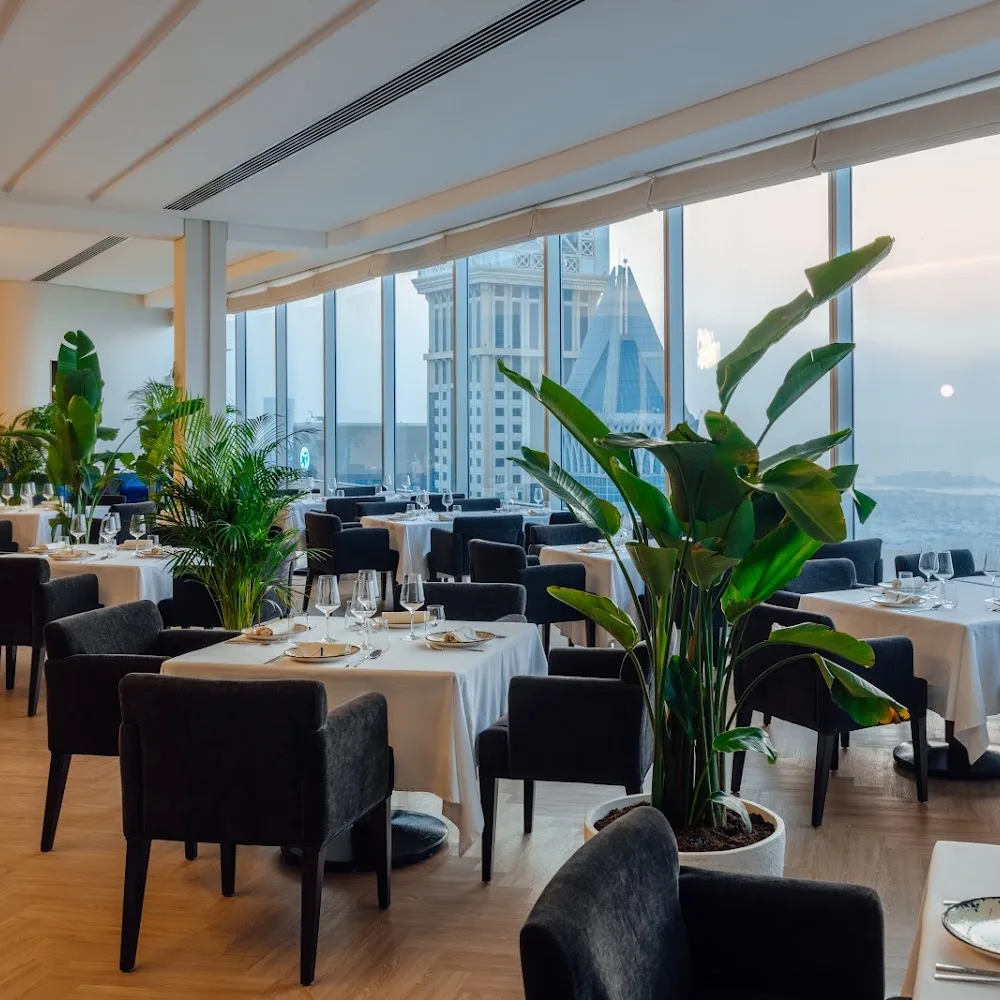 Amuni Restaurant & Lounge