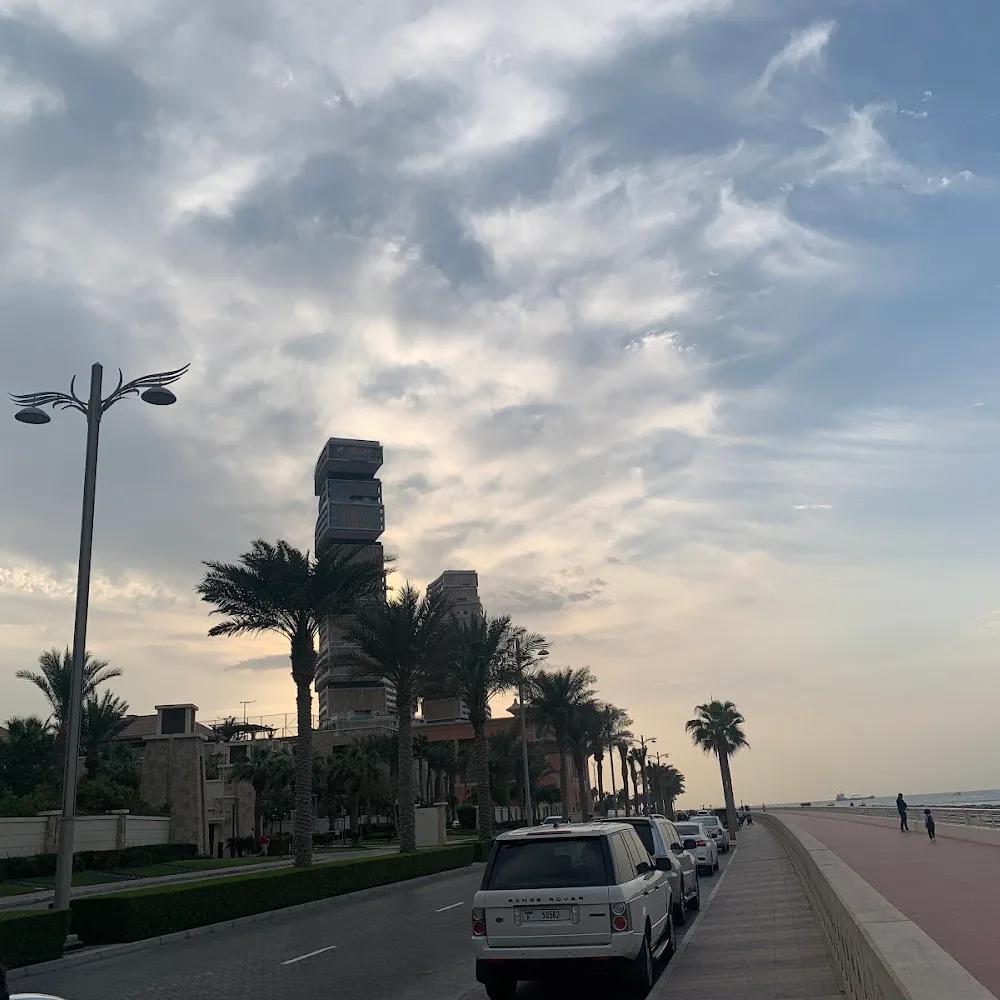 Crescent St. Palm Jumeirah WalkWay