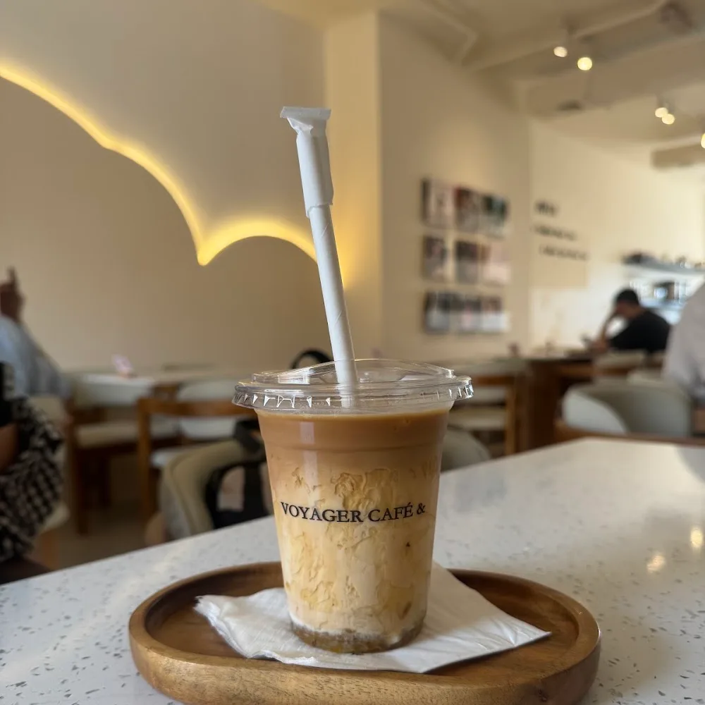 Voyager Café &