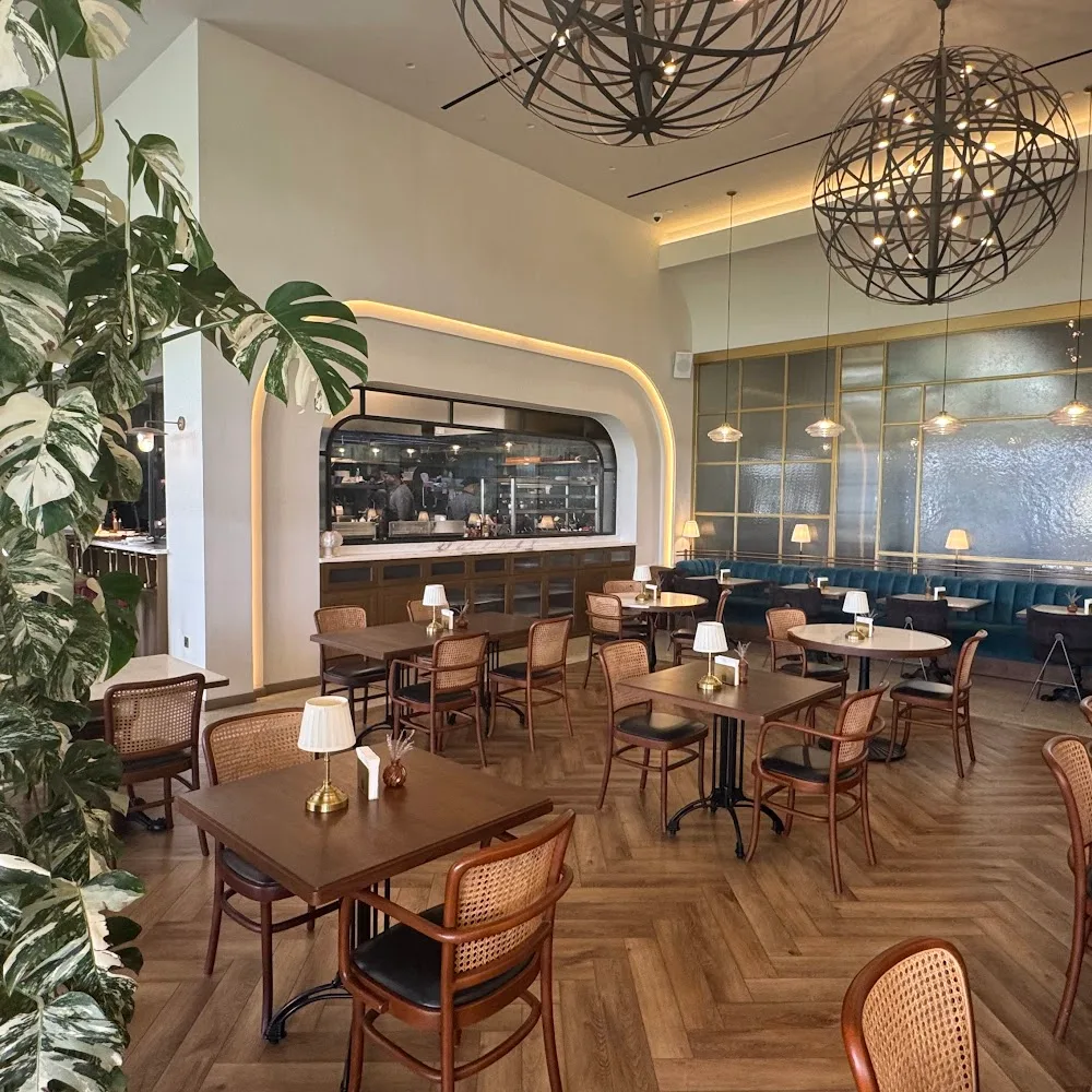 La Colline Brasserie