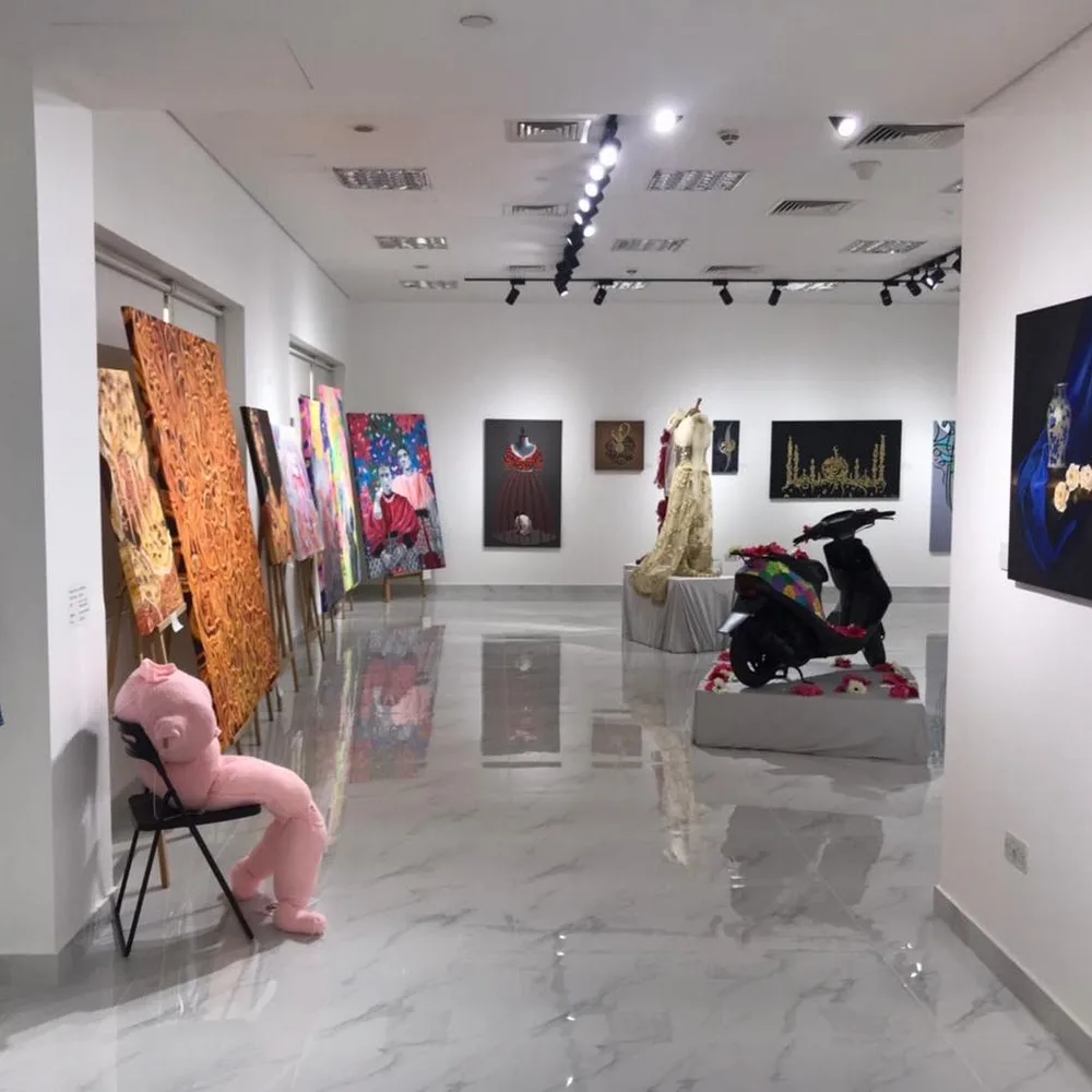 Gallery Vibes