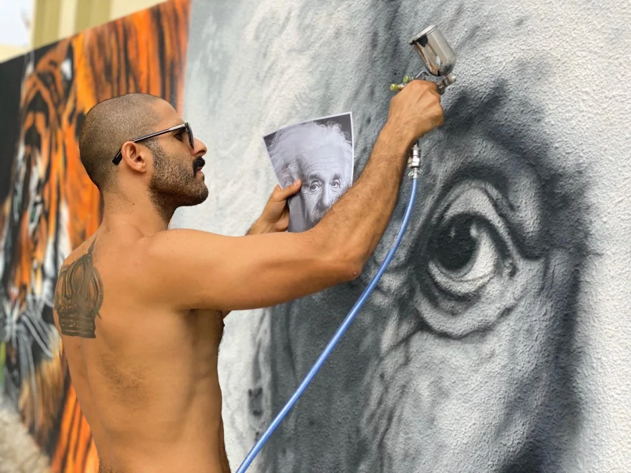 Huzz Tattoo in Dubai