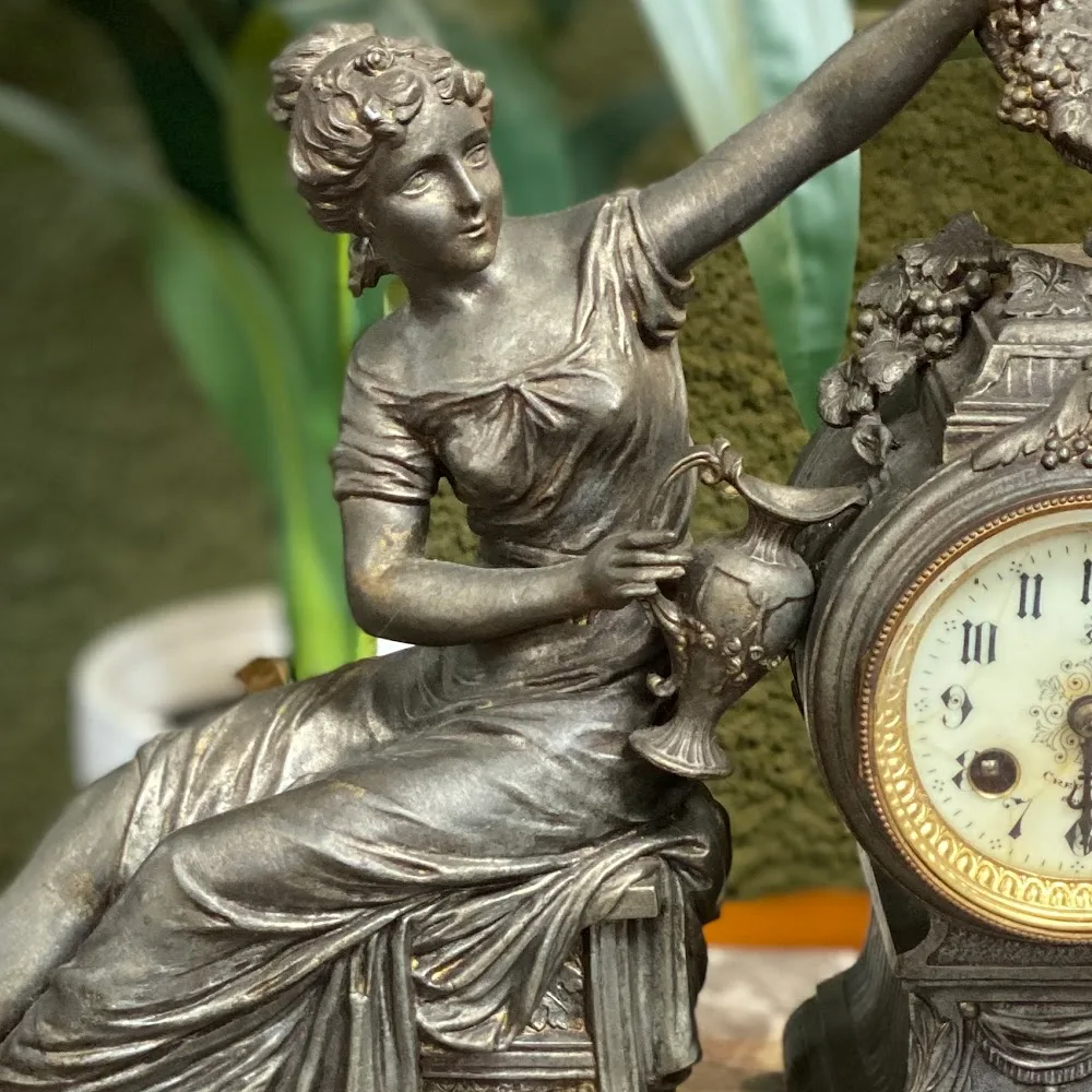 Antique Boutique