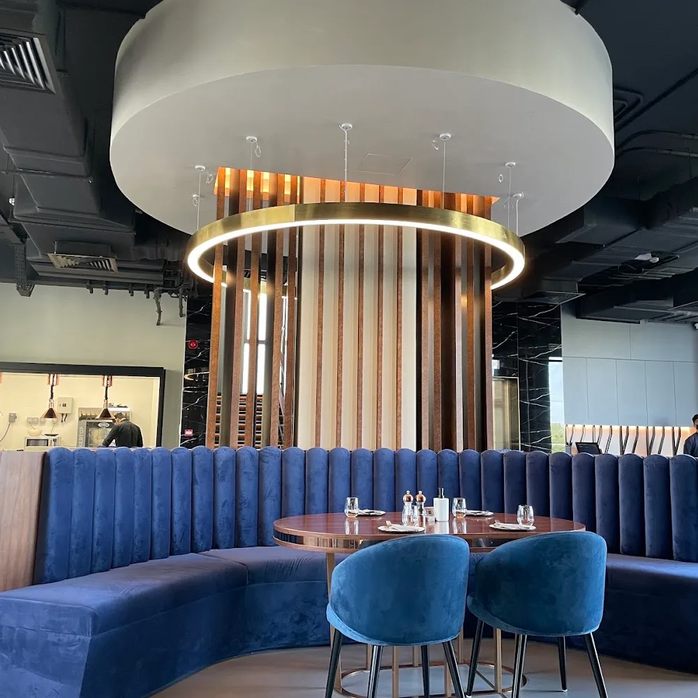 M1 Cafe Lounge