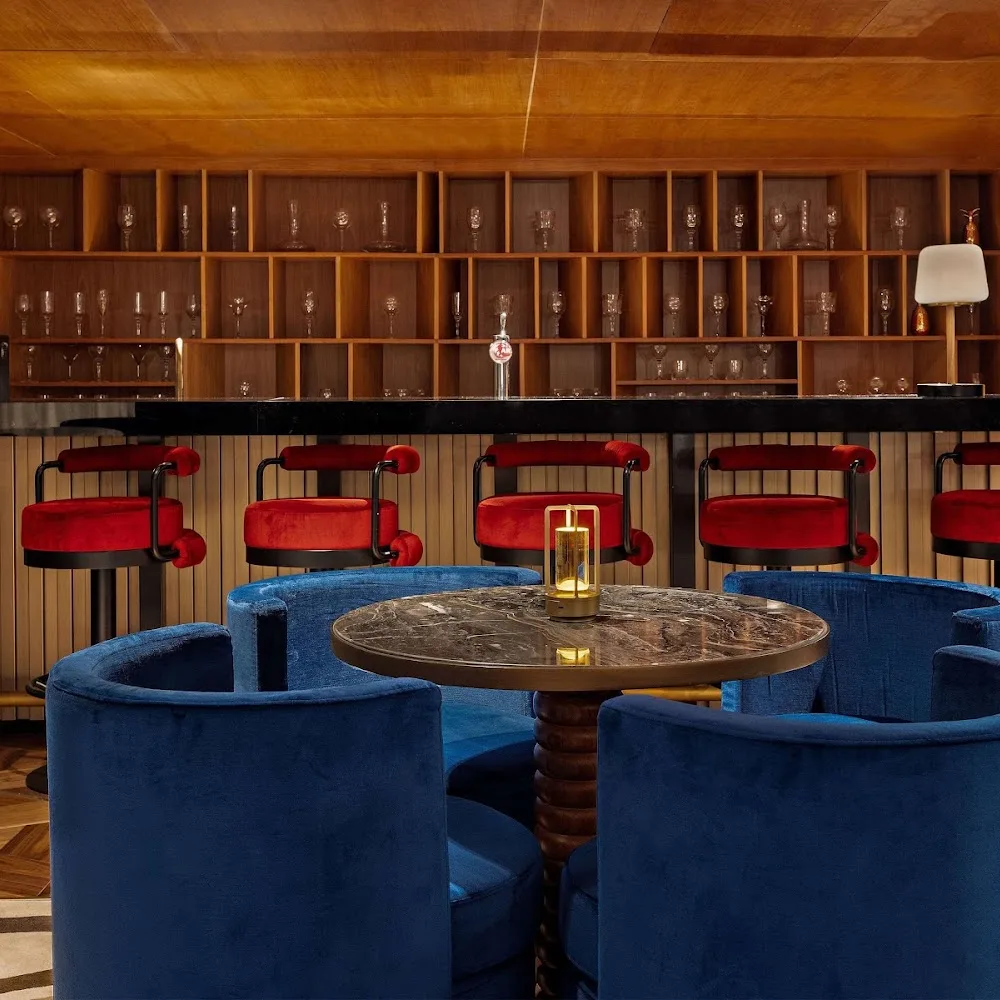 LE CELLIER - Wine Bar
