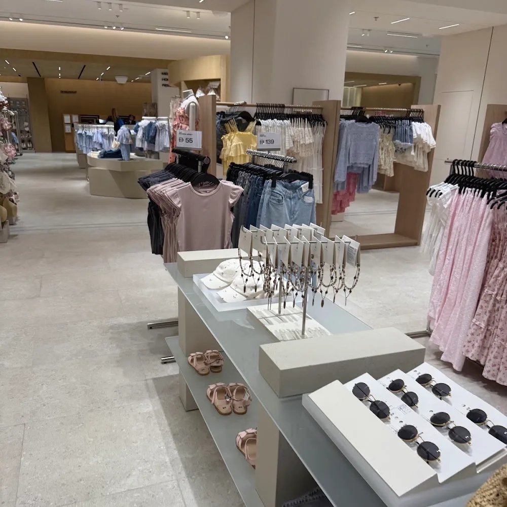 H&M