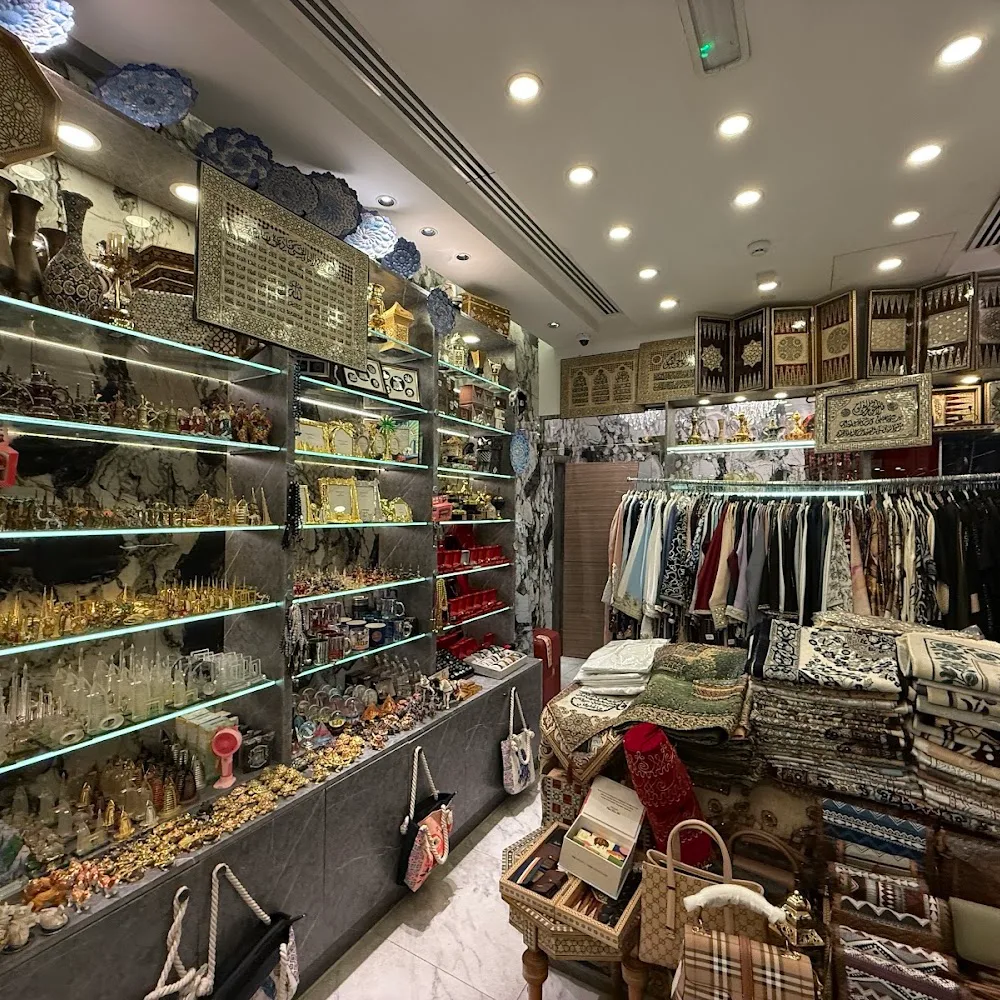 Li Li Fashion Trading LLC - Marina