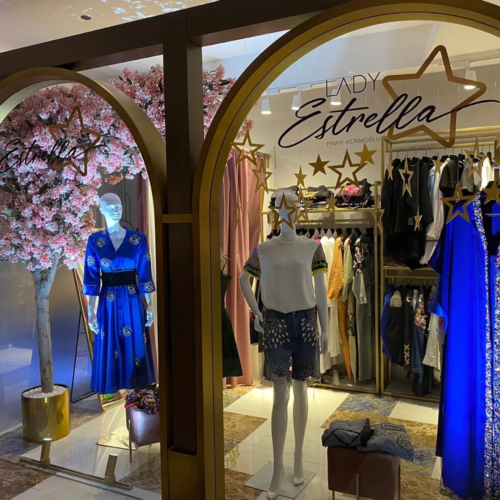 Lady Estrella Dubai