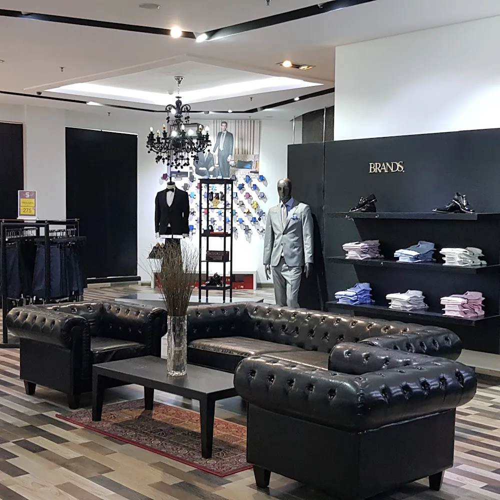 Brands Shop | Dubai Creek Tower Building, Opposite Sheraton Creek Deira Hotel