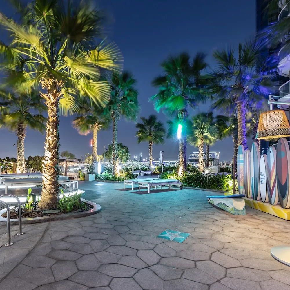 Malibu Deck - Pool Bar
