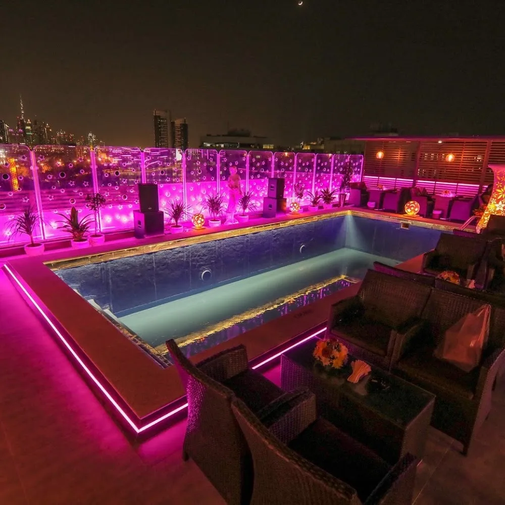 Box Top Lounge