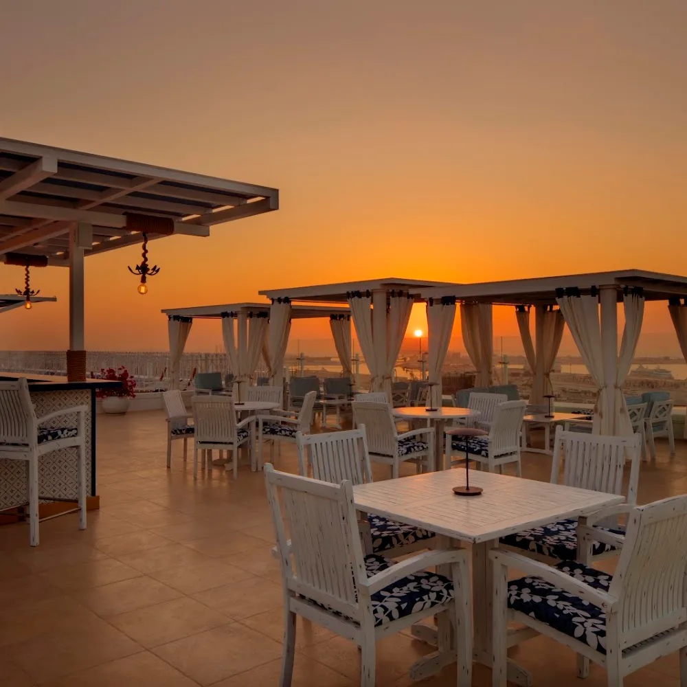 Helios, Hyatt Regency Dubai