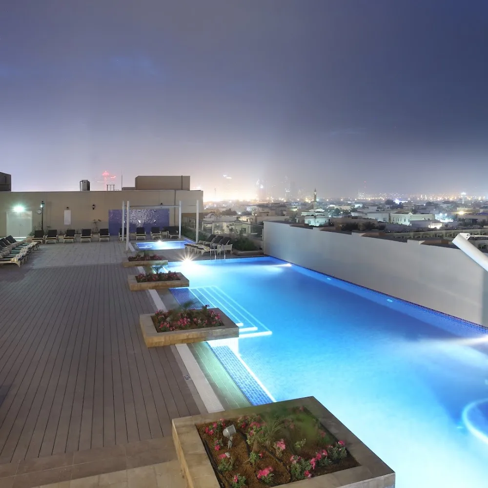 Tropicana Pool Lounge