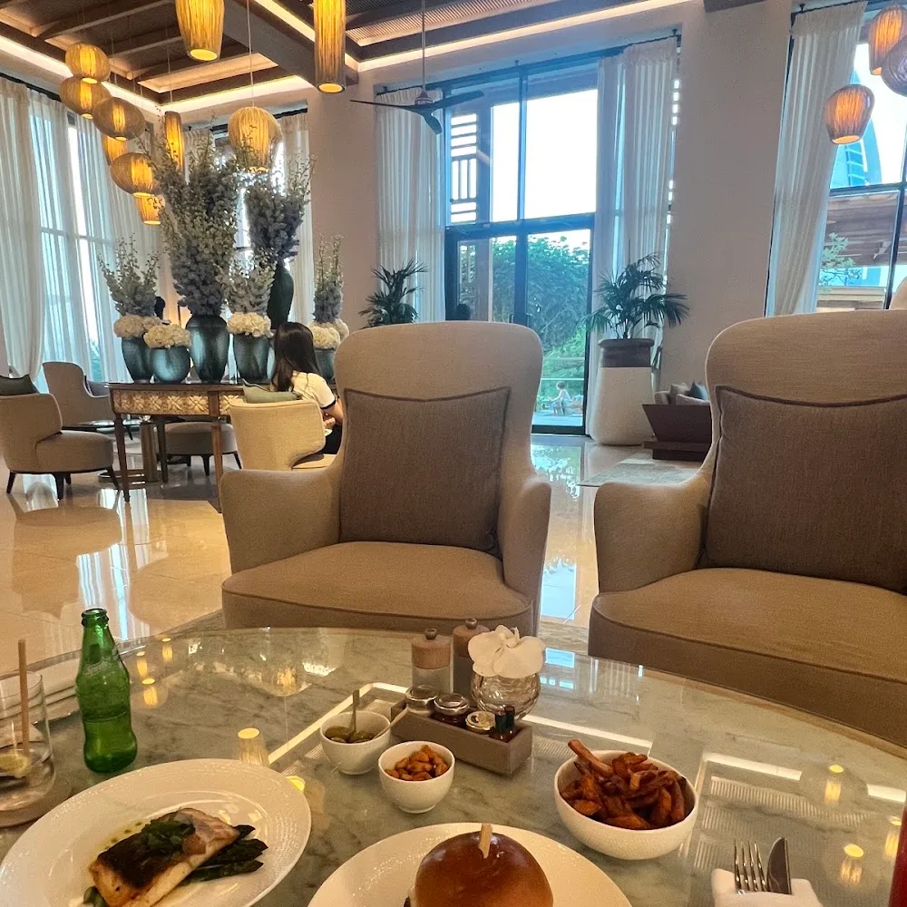 Al Mandhar Lobby Lounge