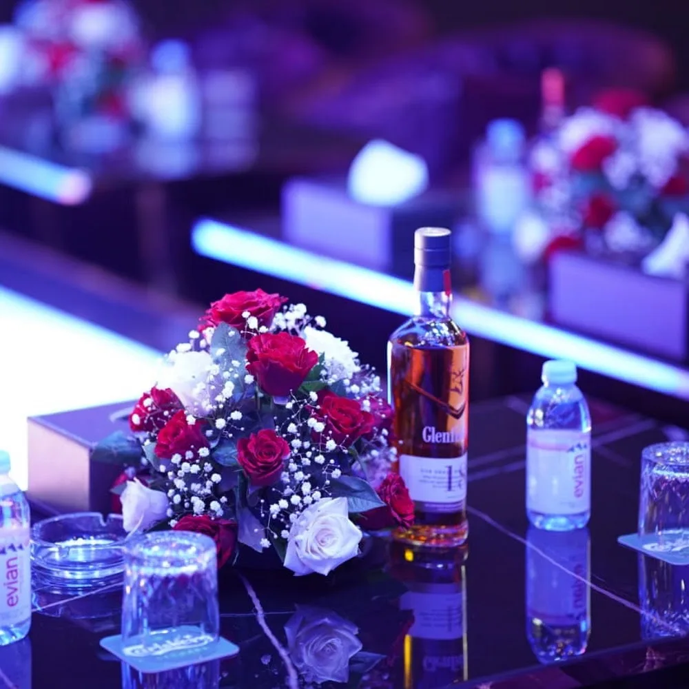 A1 LOUNGE