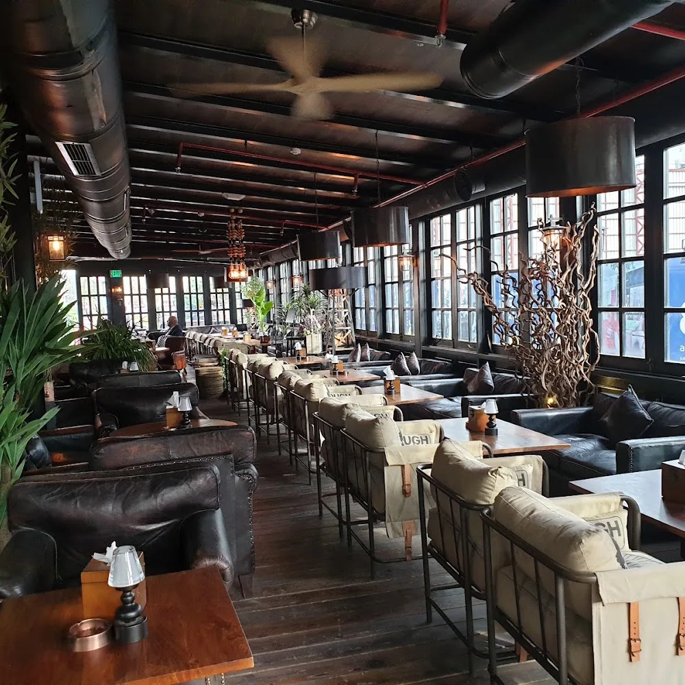 Piccolo Mondo SHZ Cafe /Shisha Lounge / Hookah Bar /