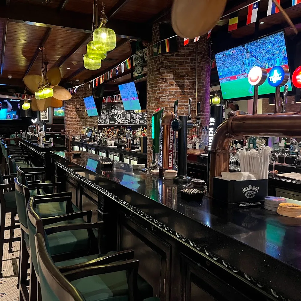 Long's Bar
